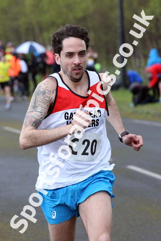 Senior mens relay, Elswick Good Friday Road Races. Photo: David T. Hewitson/Sports for All Pics